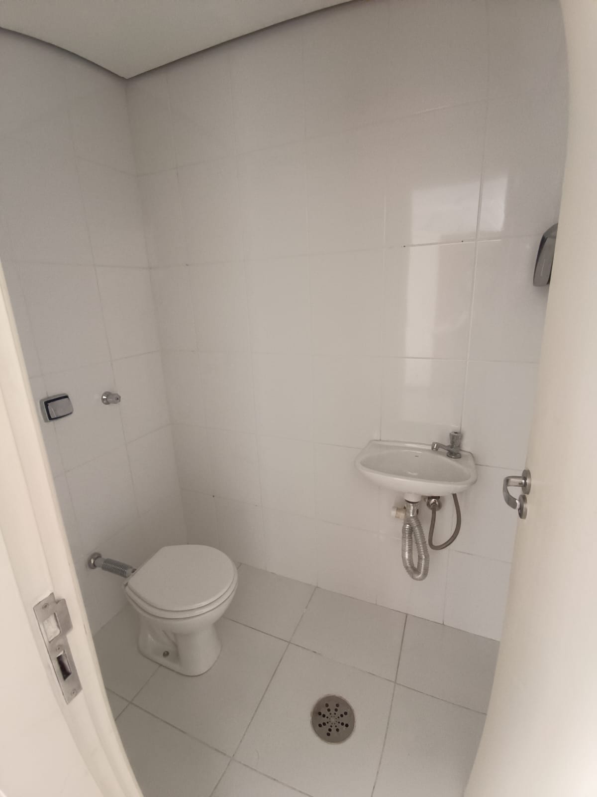 Sala Comercial e 1 banheiro para Alugar, 25 m² por R$ 2.200/Mês