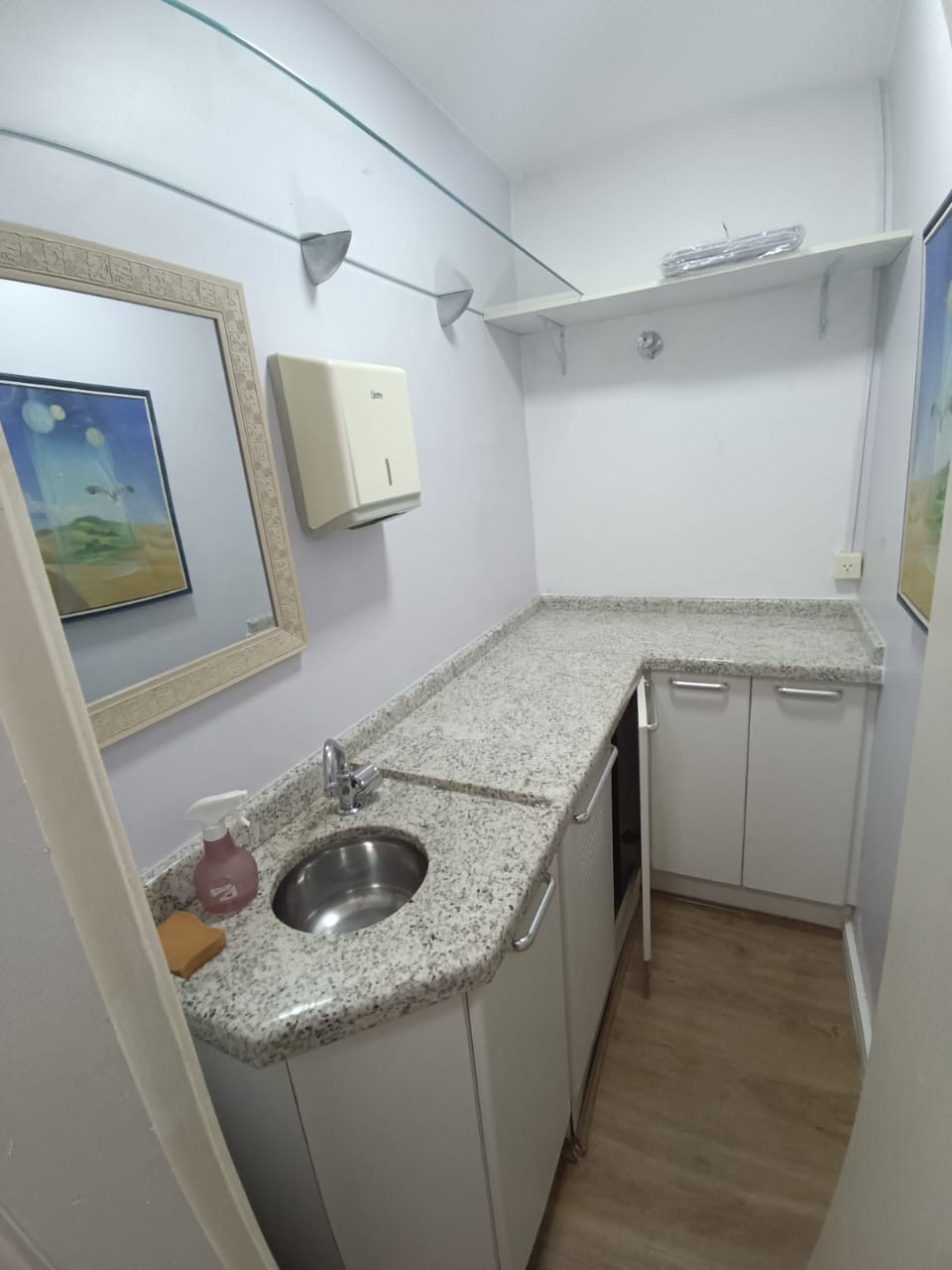 Consultório e 2 banheiros à Venda, 75 m² por R$ 600.000