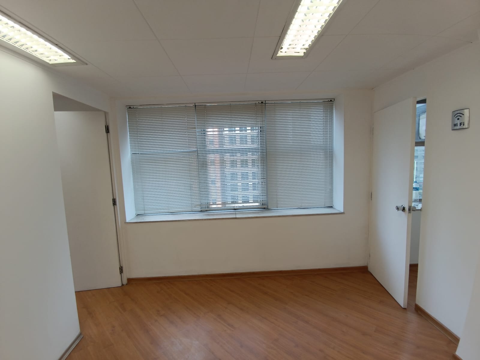 Sala Comercial e 1 banheiro para Alugar, 48 m² por R$ 3.500/Mês