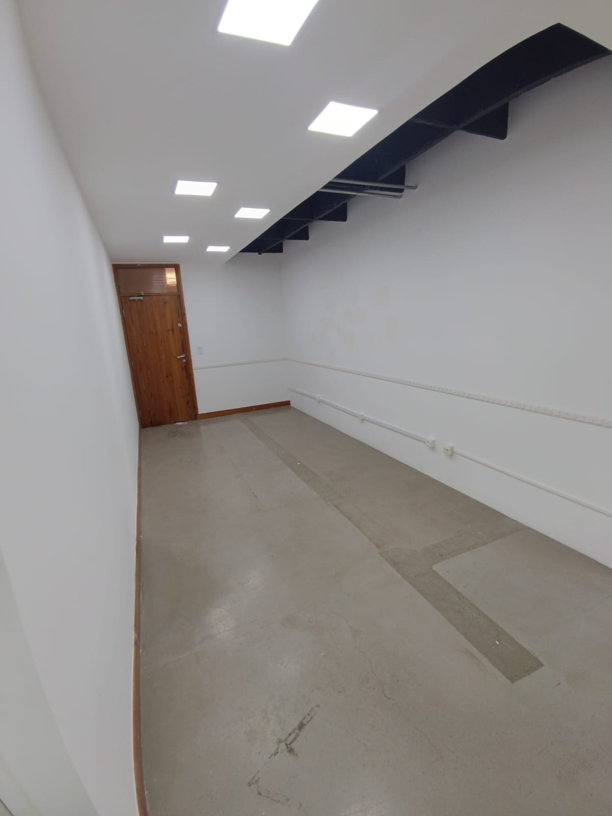 Sala Comercial e 2 banheiros para Alugar, 60 m² por R$ 4.500/Mês