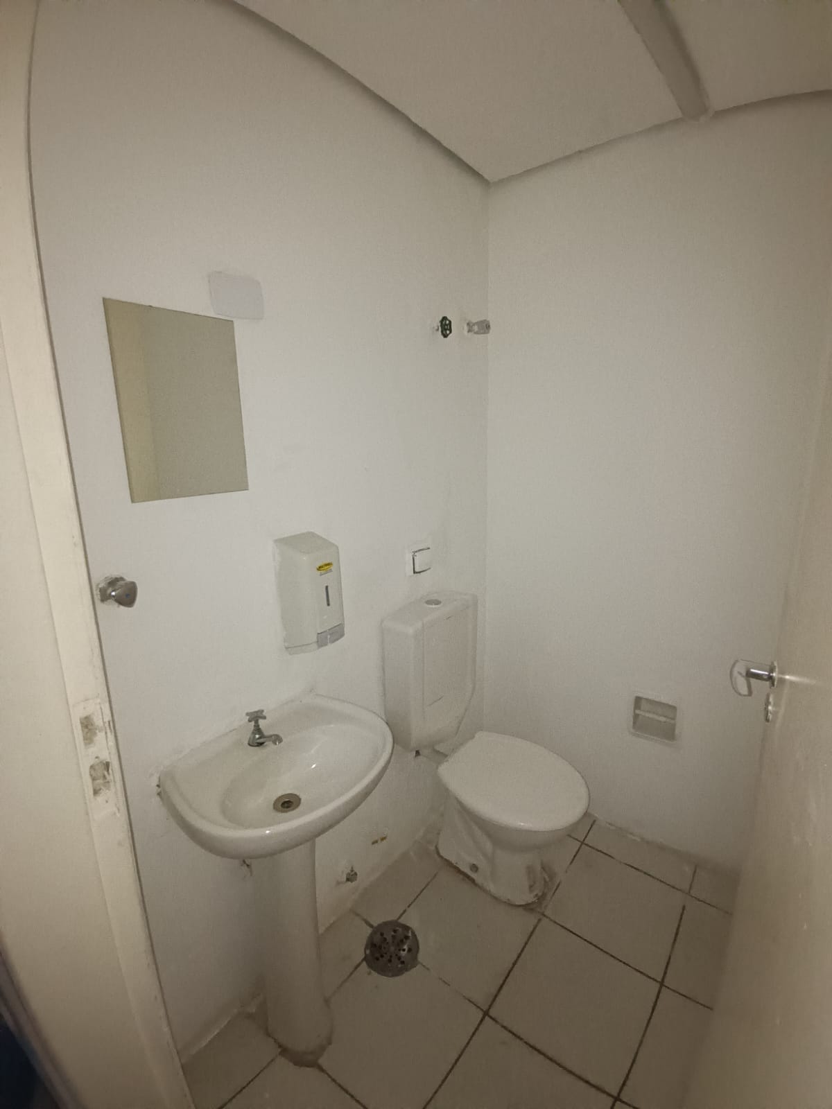 Sala Comercial e 3 banheiros para Alugar, 100 m² por R$ 5.500/Mês