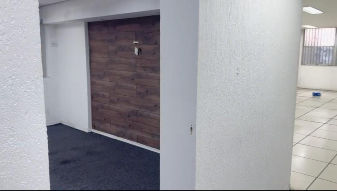 Sala Comercial e 2 banheiros para Alugar, 191 m² por R$ 5.000/Mês
