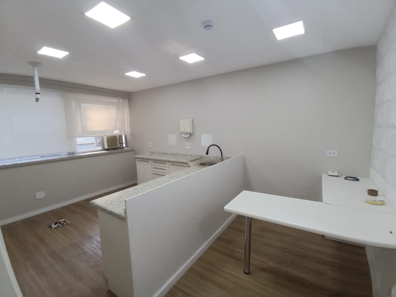 Consultório e 2 banheiros à Venda, 75 m² por R$ 600.000
