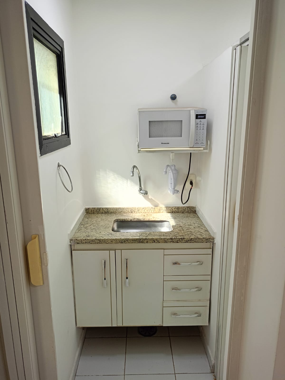 Sala Comercial e 1 banheiro para Alugar, 40 m² por R$ 1.500/Mês