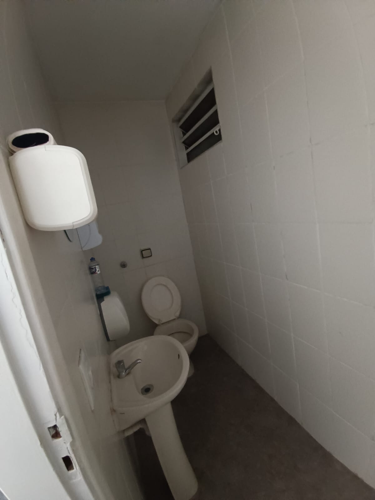 Sala Comercial e 1 banheiro para Alugar, 25 m² por R$ 1.500/Mês