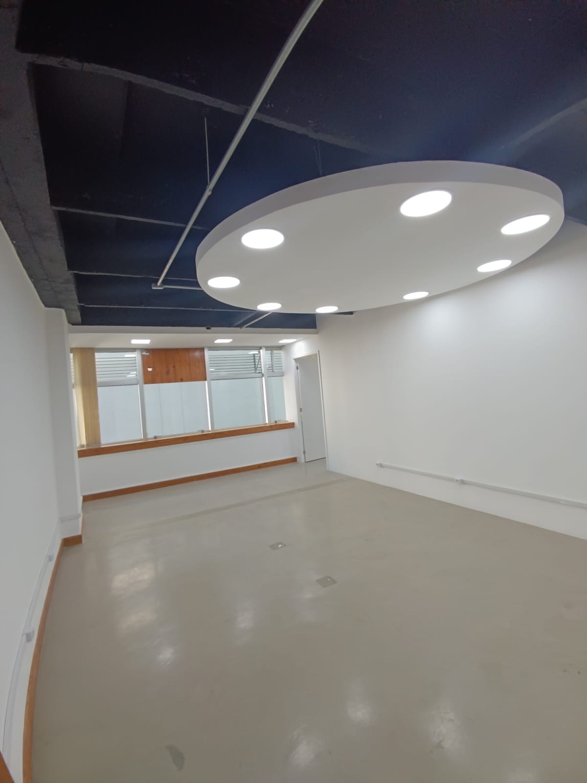 Sala Comercial e 2 banheiros para Alugar, 60 m² por R$ 4.500/Mês