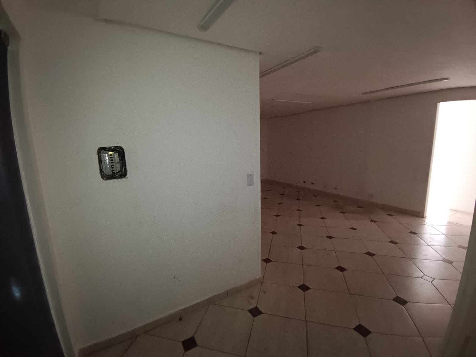 Sala Comercial e 3 banheiros para Alugar, 100 m² por R$ 5.500/Mês
