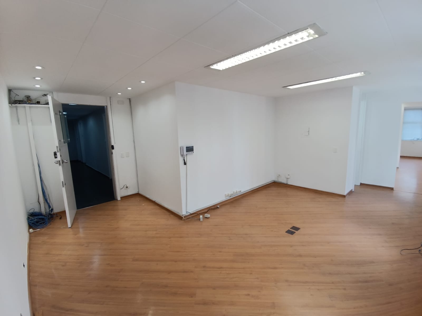 Sala Comercial e 1 banheiro para Alugar, 48 m² por R$ 3.500/Mês