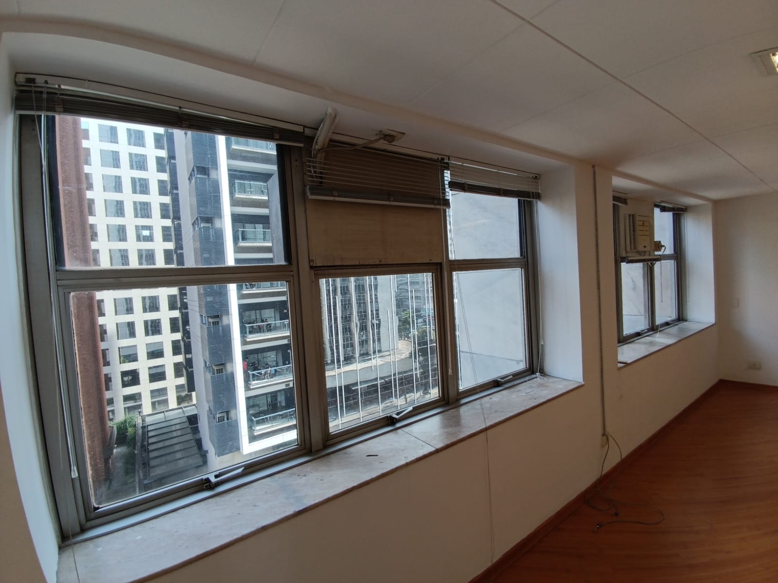 Sala Comercial e 1 banheiro para Alugar, 48 m² por R$ 3.500/Mês