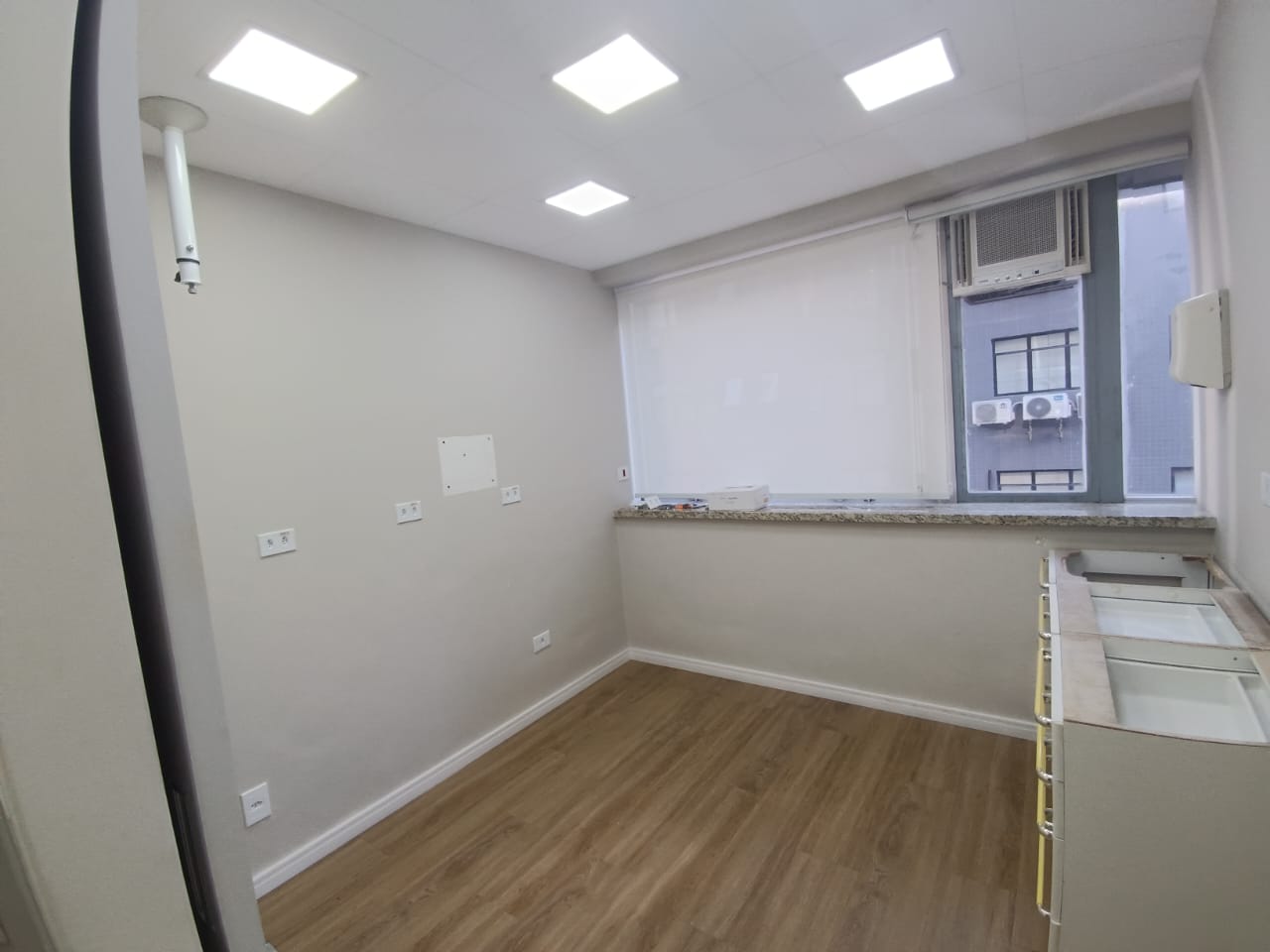 Consultório e 2 banheiros à Venda, 75 m² por R$ 600.000